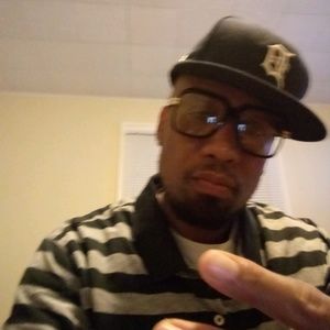 Meet your Posher, Hijji